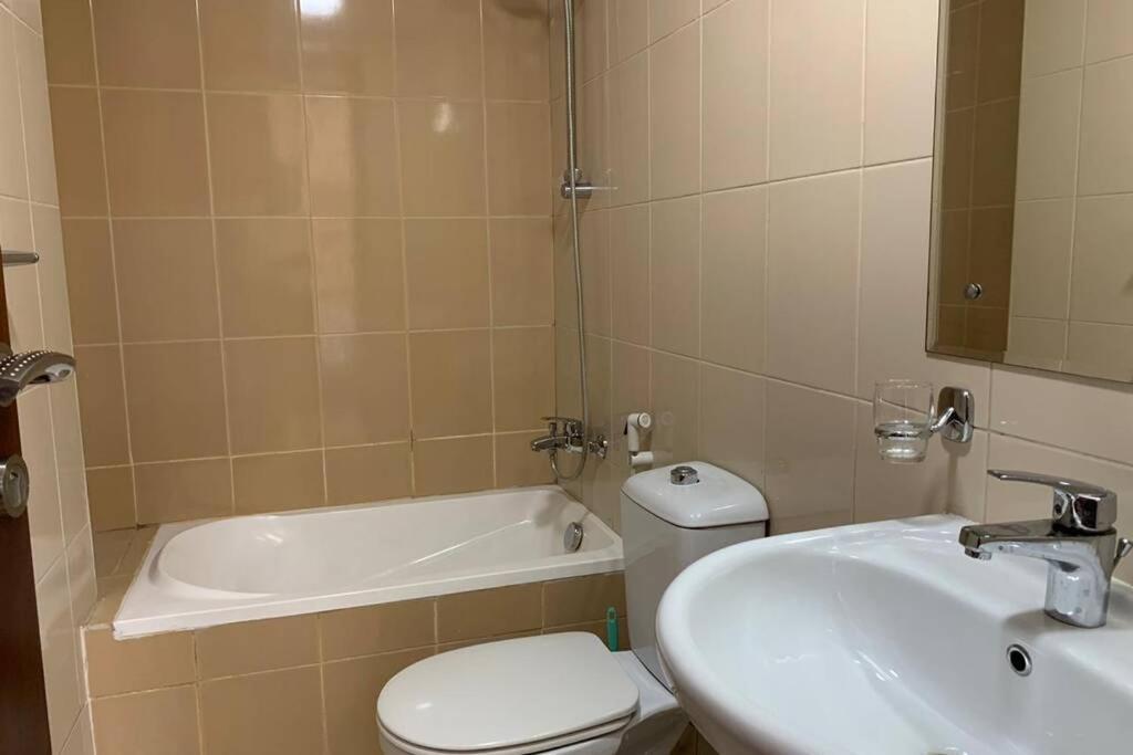 Cozy 2Bhk Near To Dmcc Metro Station -505 Apartman Dubaj Kültér fotó